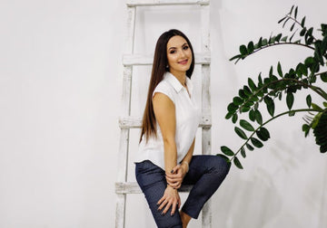 Curvy and Chic: Why Plus-Size Women Should Embrace Fashion Over Trends