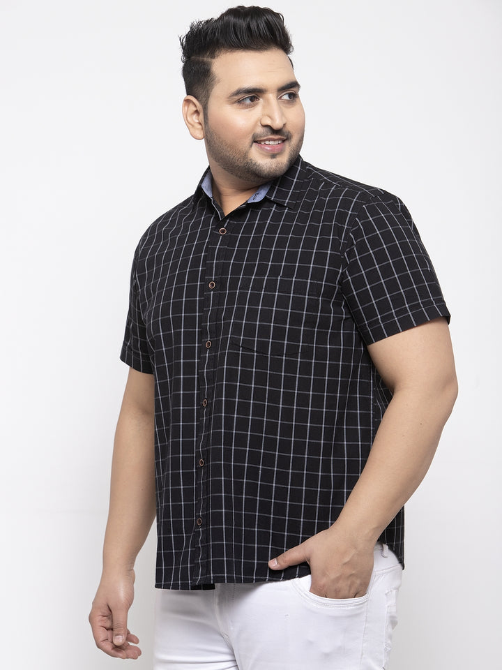 Men Black & White Regular Fit Checked Casual Shirt