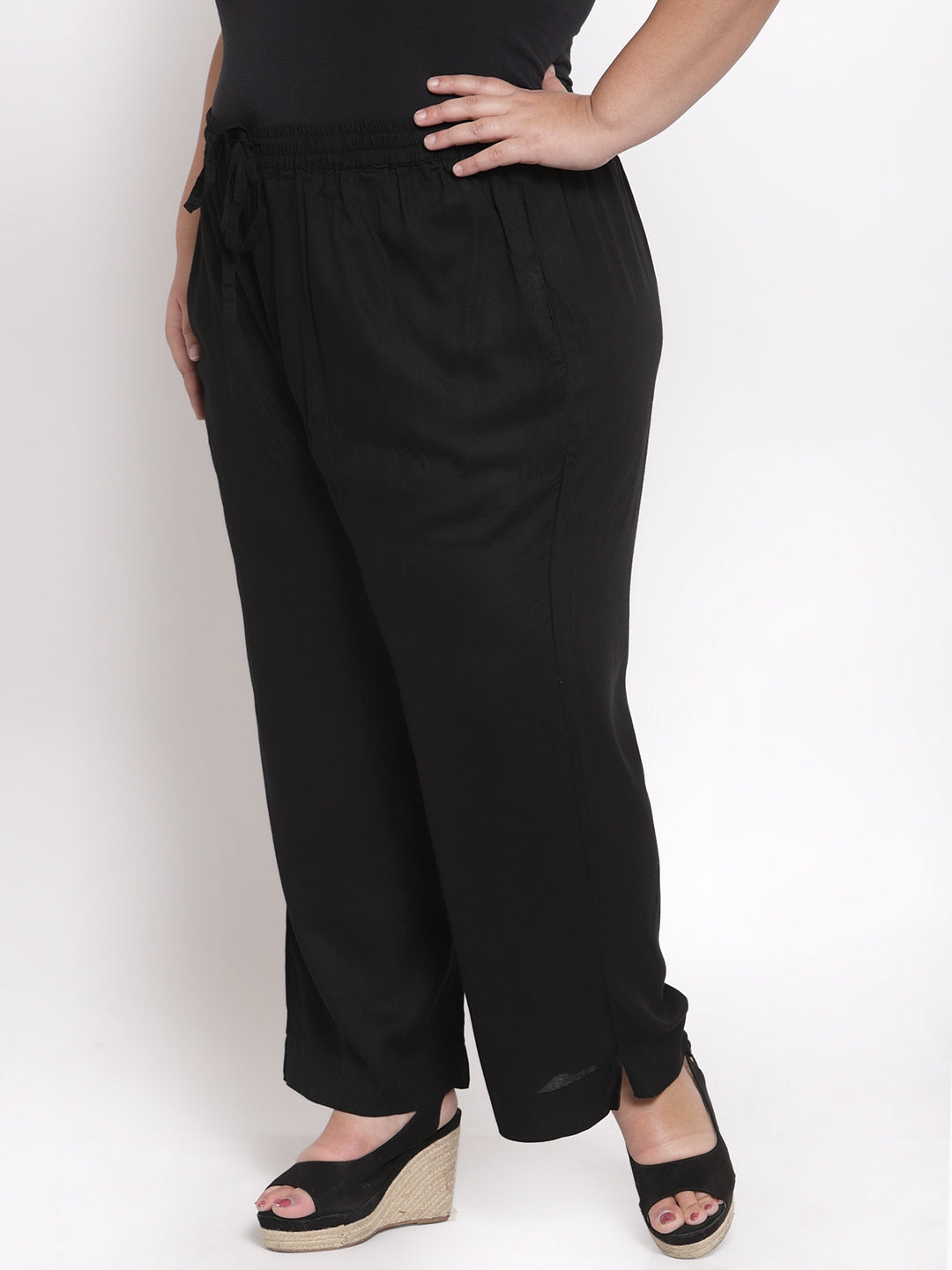 Plus Size Women Black Solid Wide Leg Palazzos