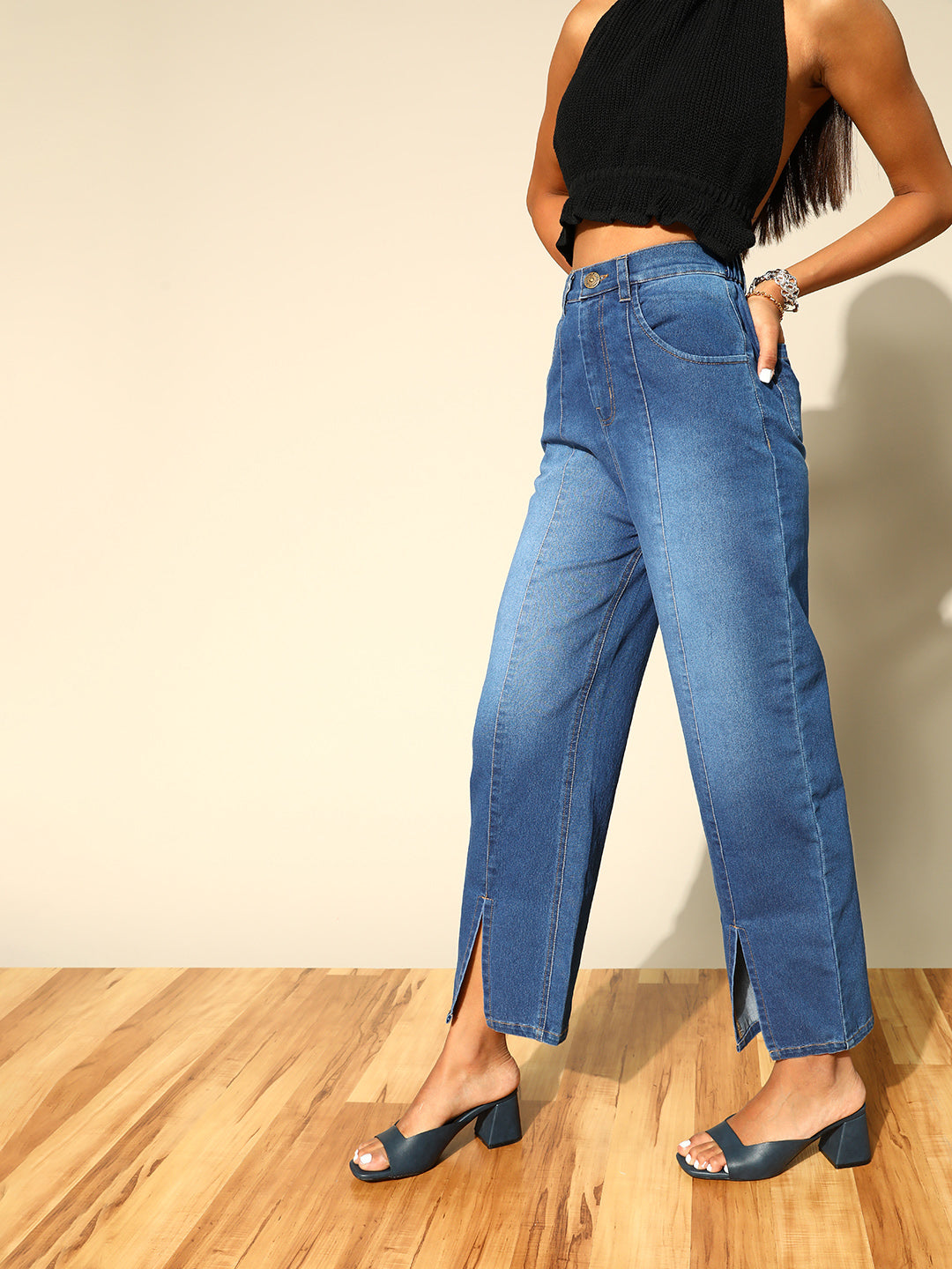 Women Stunning Blue Straight Fit Stretchable Jeans