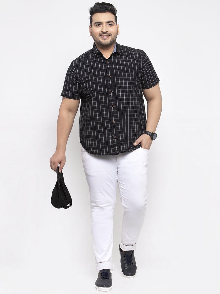 Men Black & White Regular Fit Checked Casual Shirt