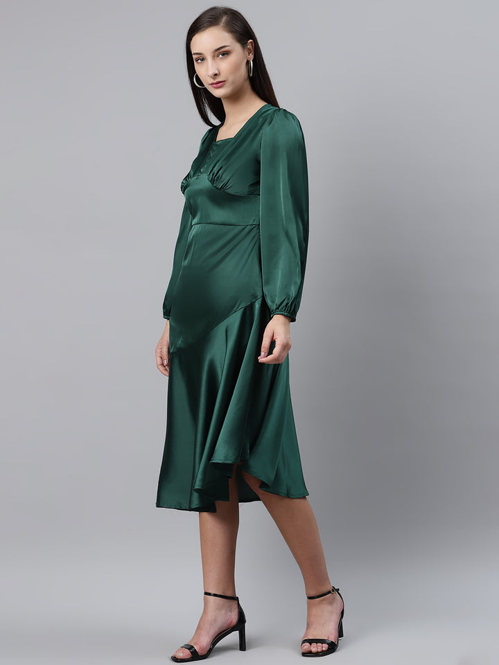 plusS Green Pleated Solid Midi A-Line Dress