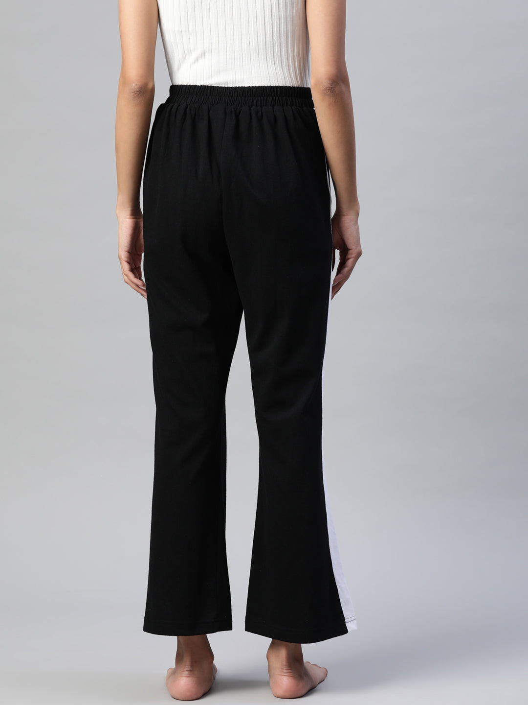 Women Black Solid Track Pants