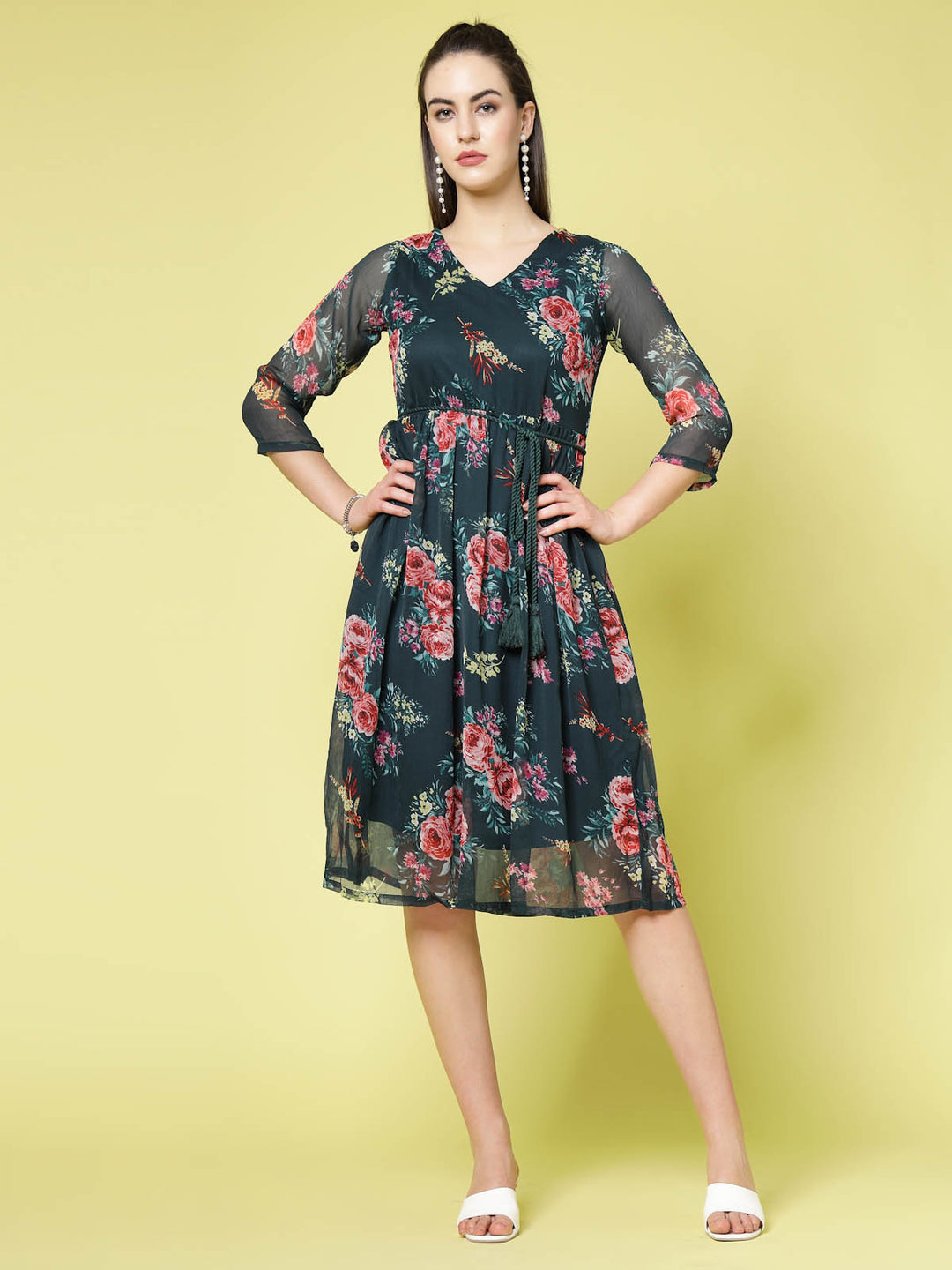 Green Floral Printed V-Neck Tie-Up Detail Fit  Flare Dress