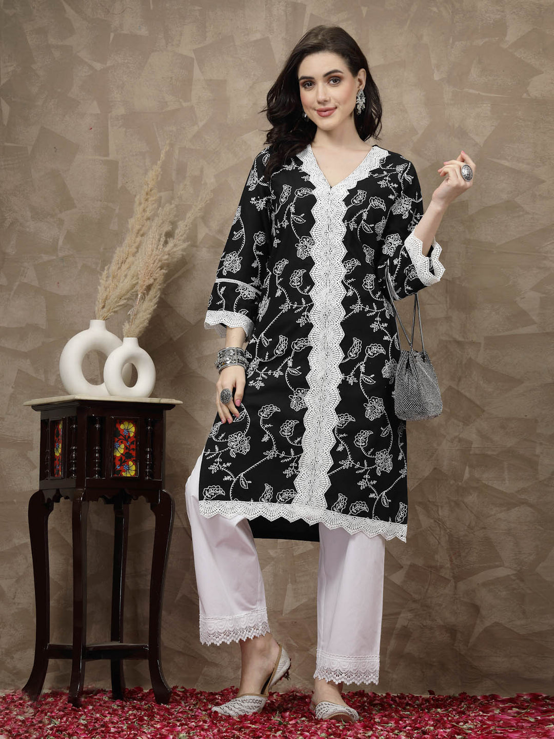 Black Ethnic Motifs Printed Thread Work Cotton Straight Kurta