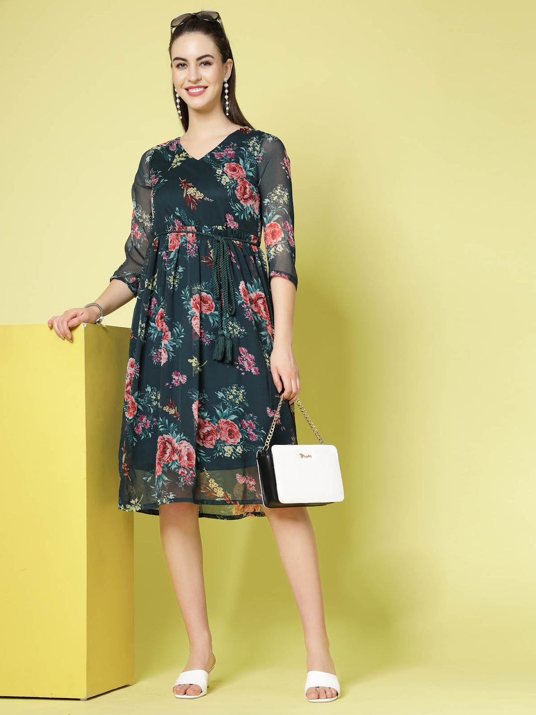 Green Floral Printed V-Neck Tie-Up Detail Fit  Flare Dress