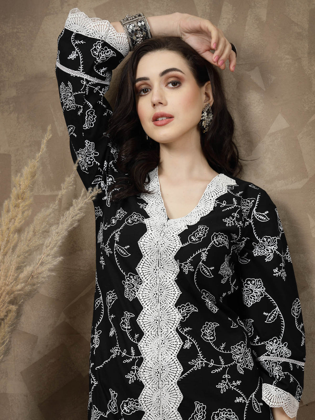 Black Ethnic Motifs Printed Thread Work Cotton Straight Kurta