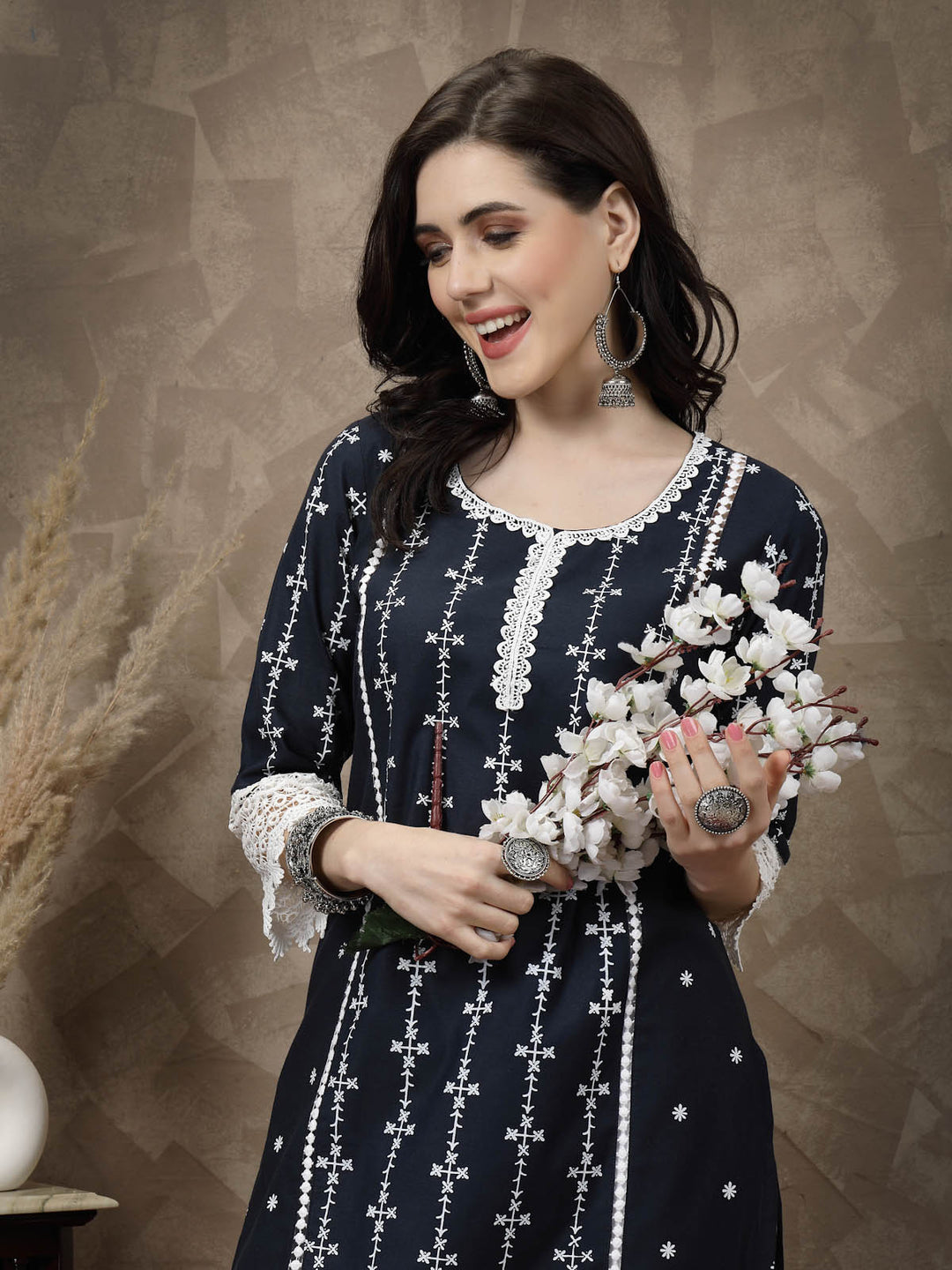 Navy Blue & White Ethnic Motifs Printed Pure Cotton Straight Kurtavvvv