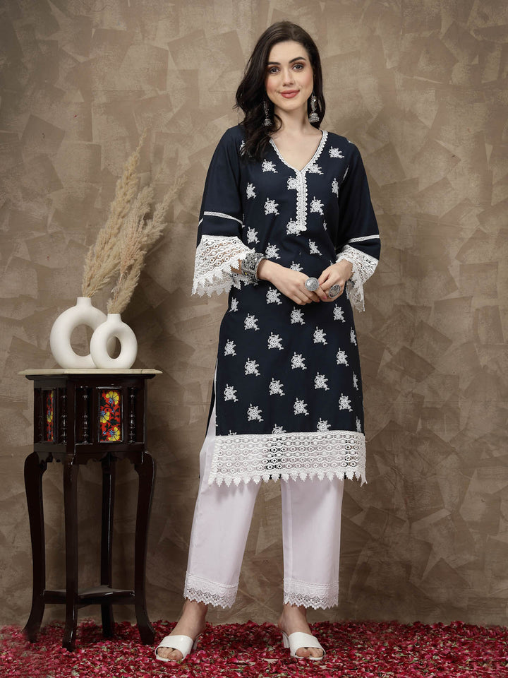 Ethnic Motifs Printed V-Neck Lace Detail Cotton Kurta