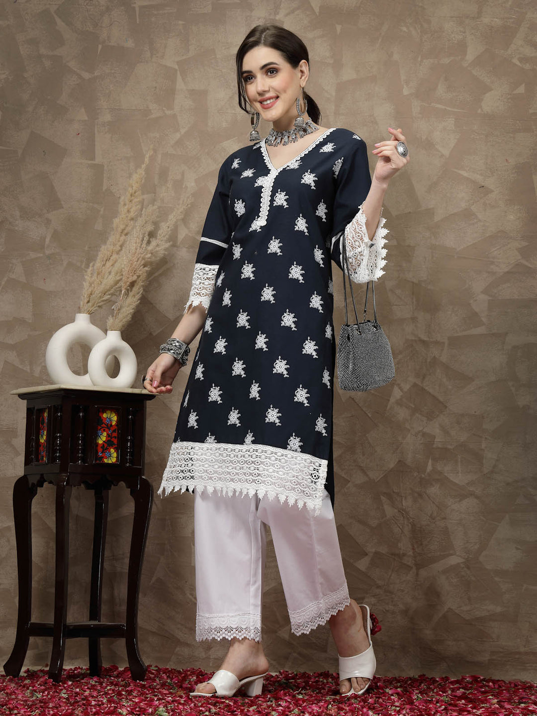 Ethnic Motifs Printed V-Neck Lace Detail Cotton Kurta