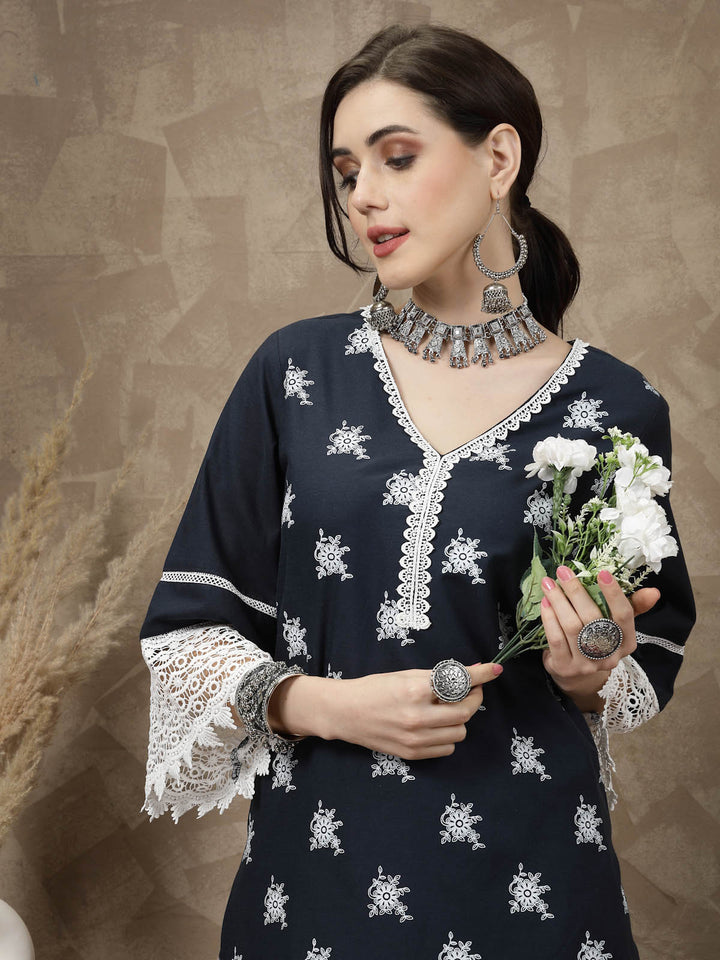 Ethnic Motifs Printed V-Neck Lace Detail Cotton Kurta