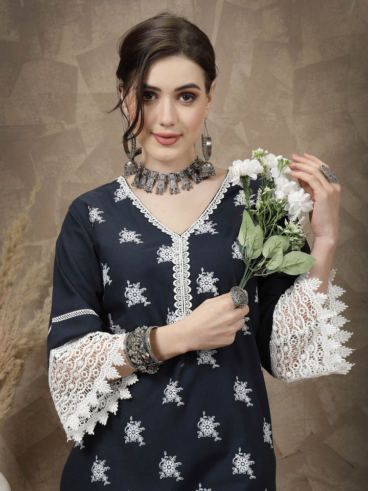 Ethnic Motifs Printed V-Neck Lace Detail Cotton Kurta