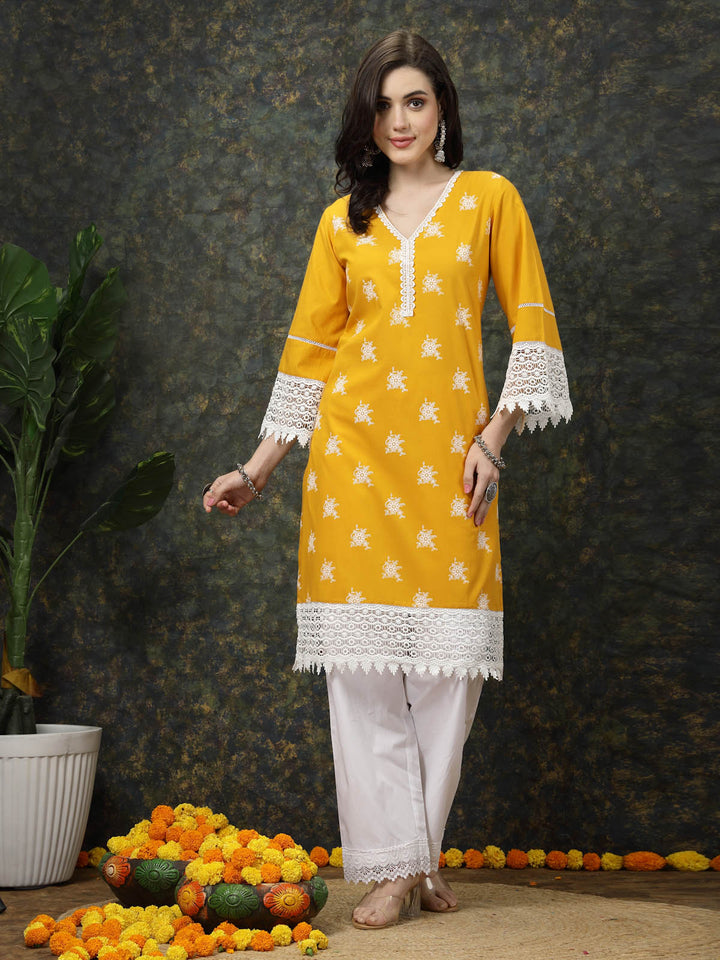 Ethnic Motifs Printed Flared Sleeves Cotton Straight Kurta