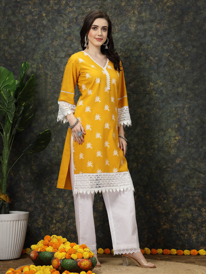 Ethnic Motifs Printed Flared Sleeves Cotton Straight Kurta