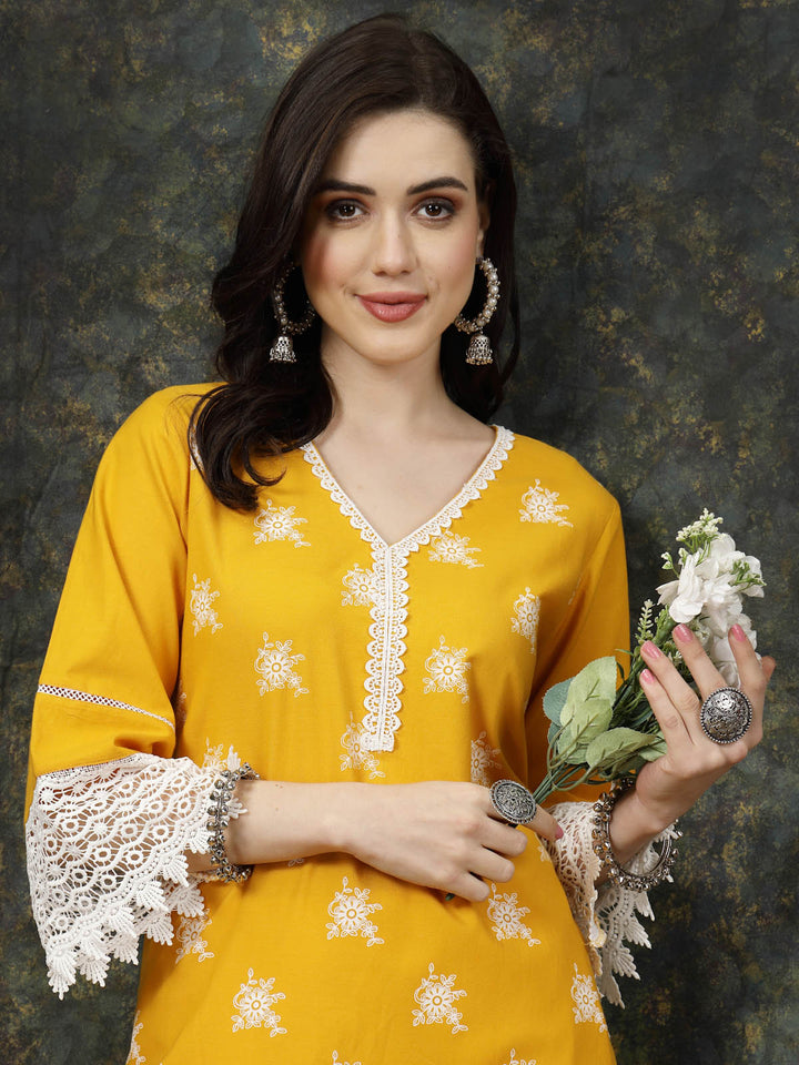 Ethnic Motifs Printed Flared Sleeves Cotton Straight Kurta