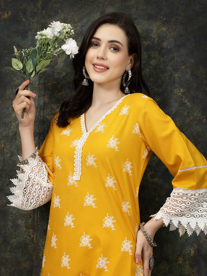 Ethnic Motifs Printed Flared Sleeves Cotton Straight Kurta