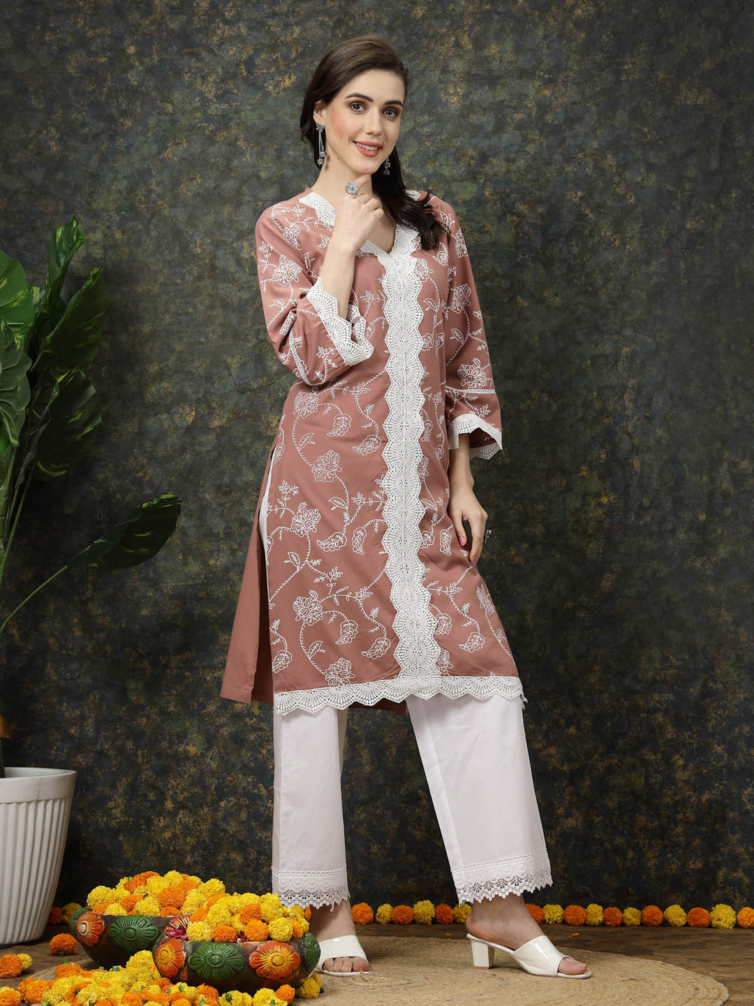 Pink Ethnic Motifs Printed Lace Detail Cotton Straight Kurta