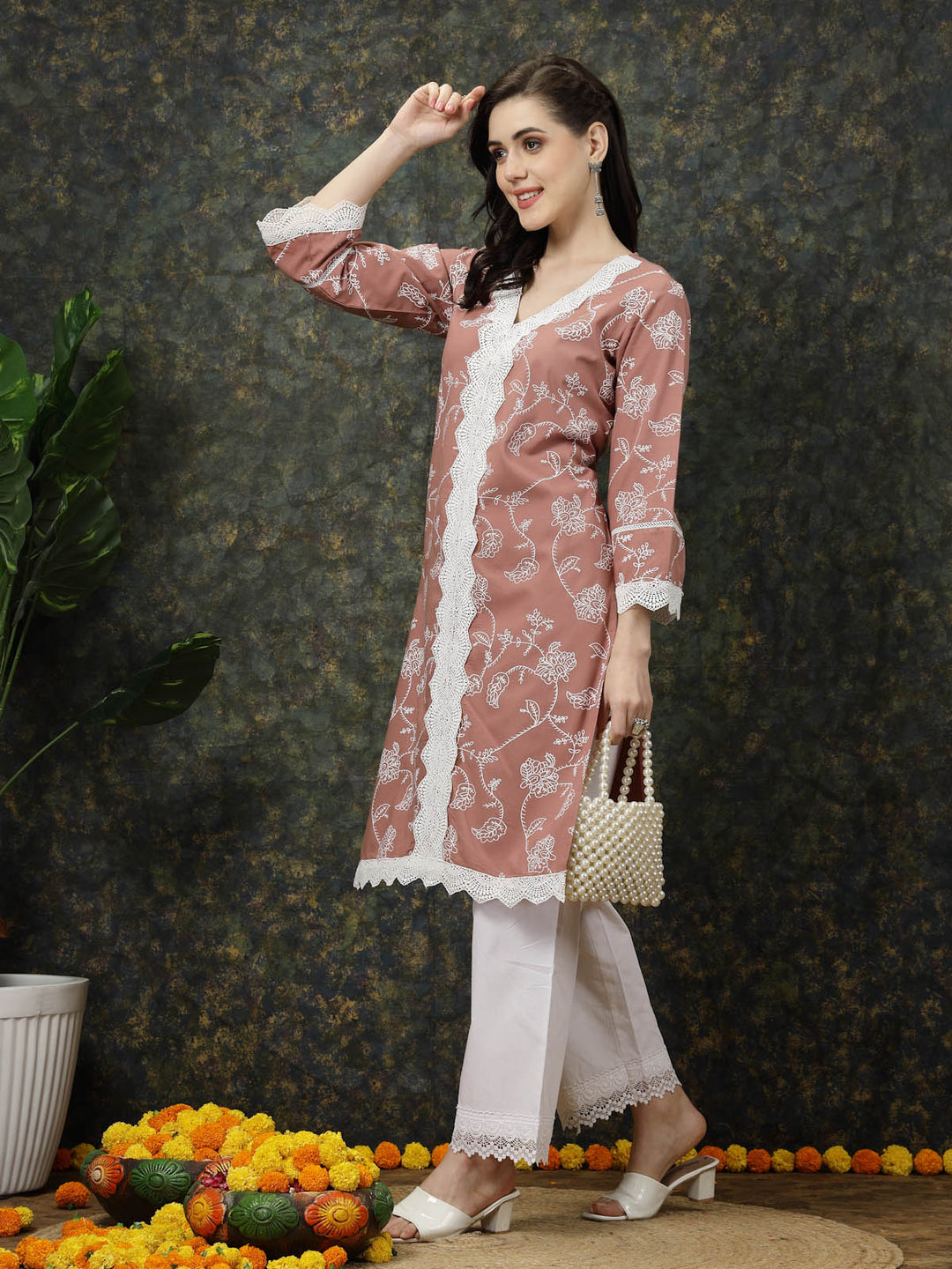 Pink Ethnic Motifs Printed Lace Detail Cotton Straight Kurta