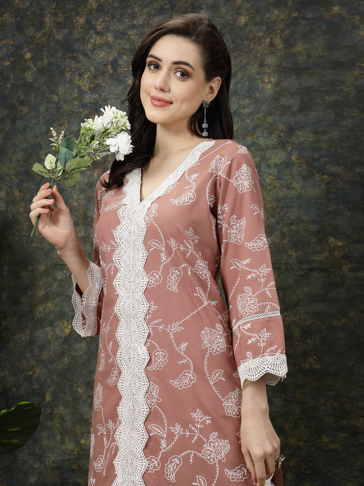 Pink Ethnic Motifs Printed Lace Detail Cotton Straight Kurta