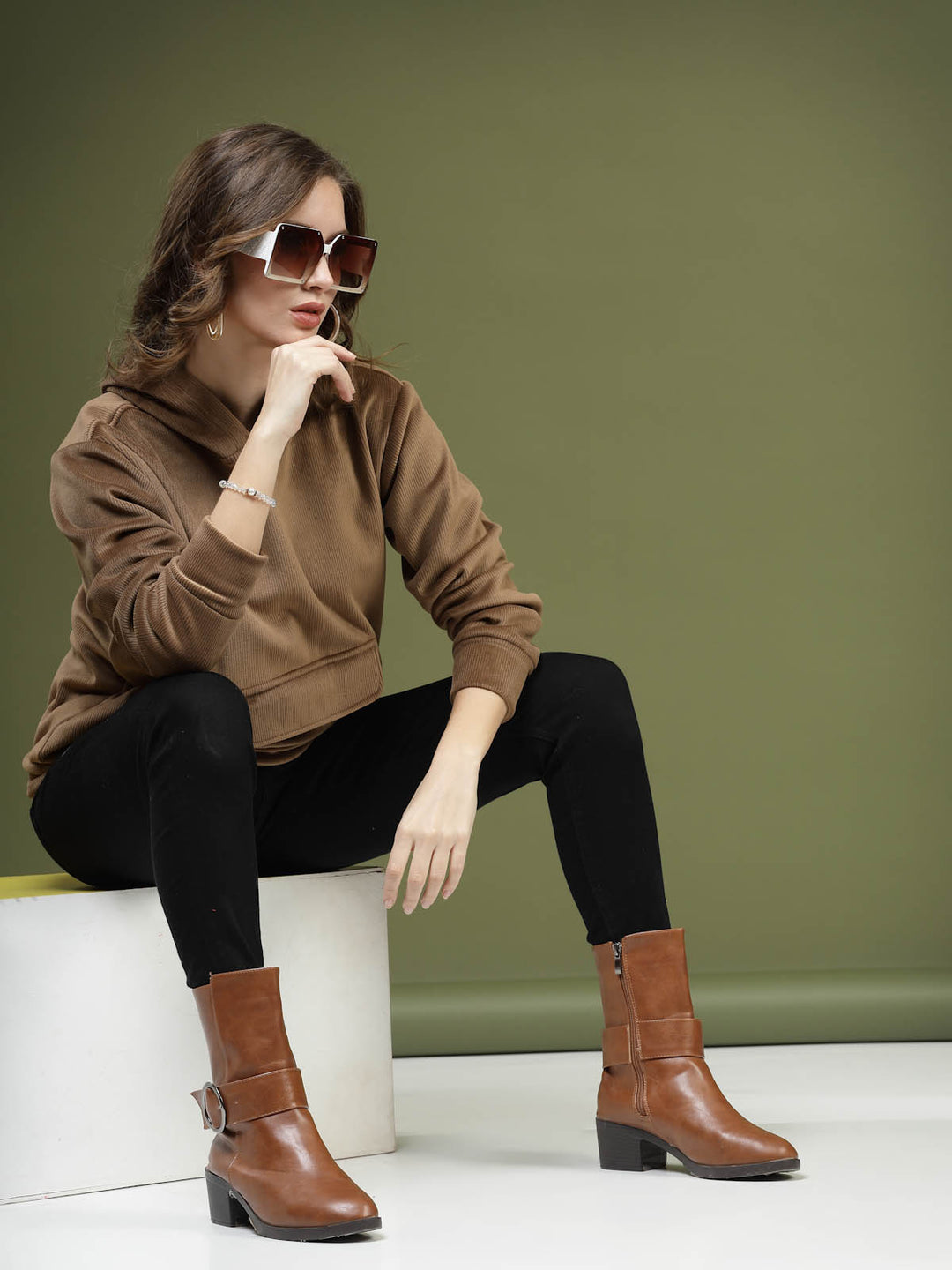 Brown Hooded Long Sleeves Pullover Sweatshirt