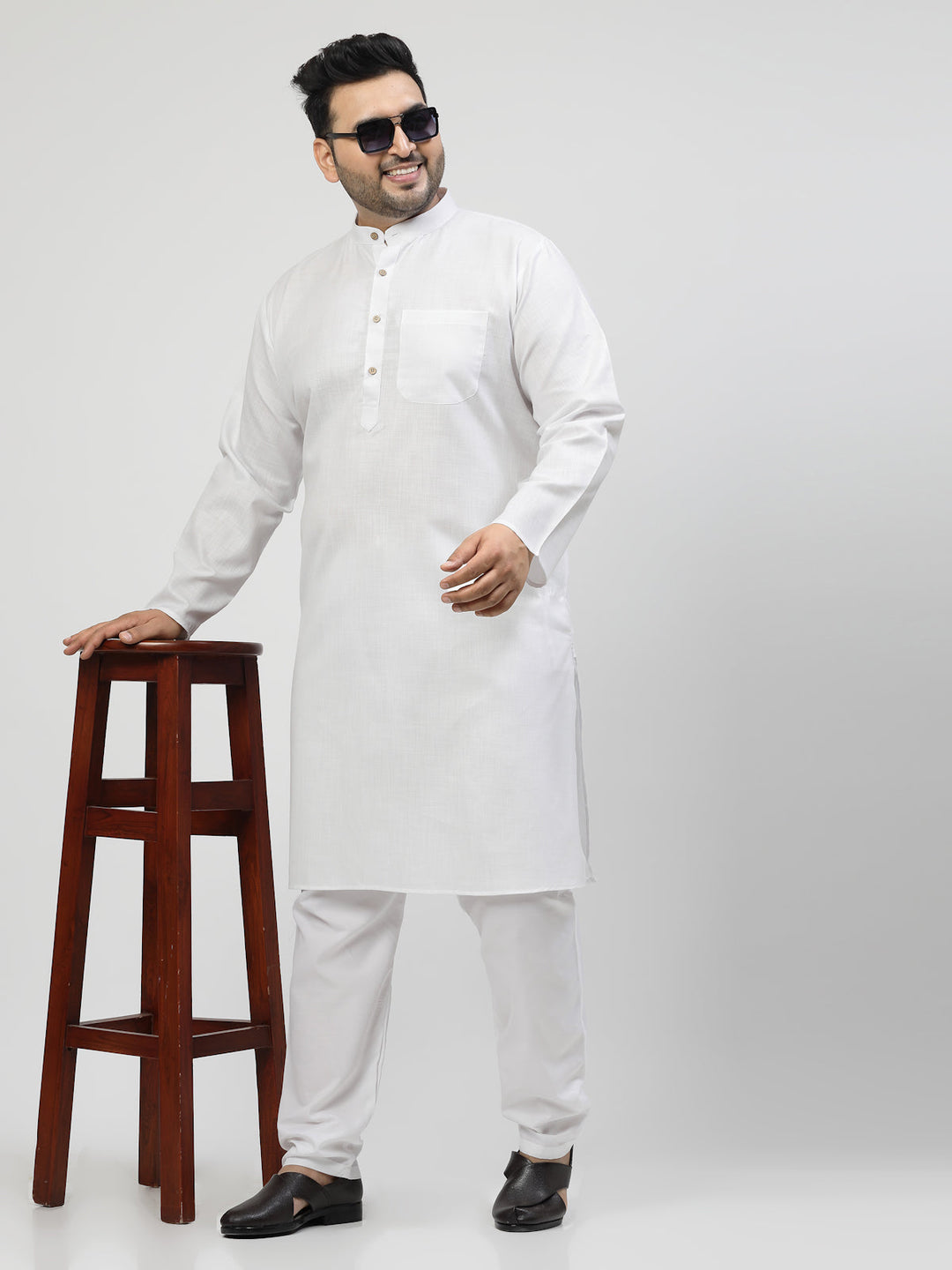 Men White Solid Kurta with Pyjamas