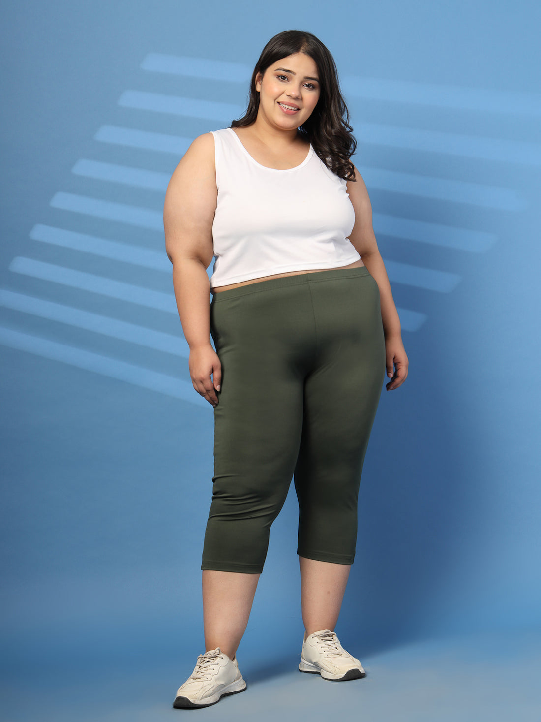 Plus Size Women Solid Capris