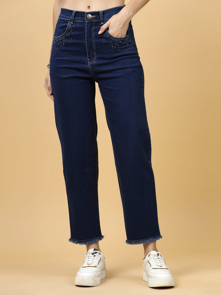 Women Clean Look Stretchable Frayed Denim Mid-Rise Cropped Jeans