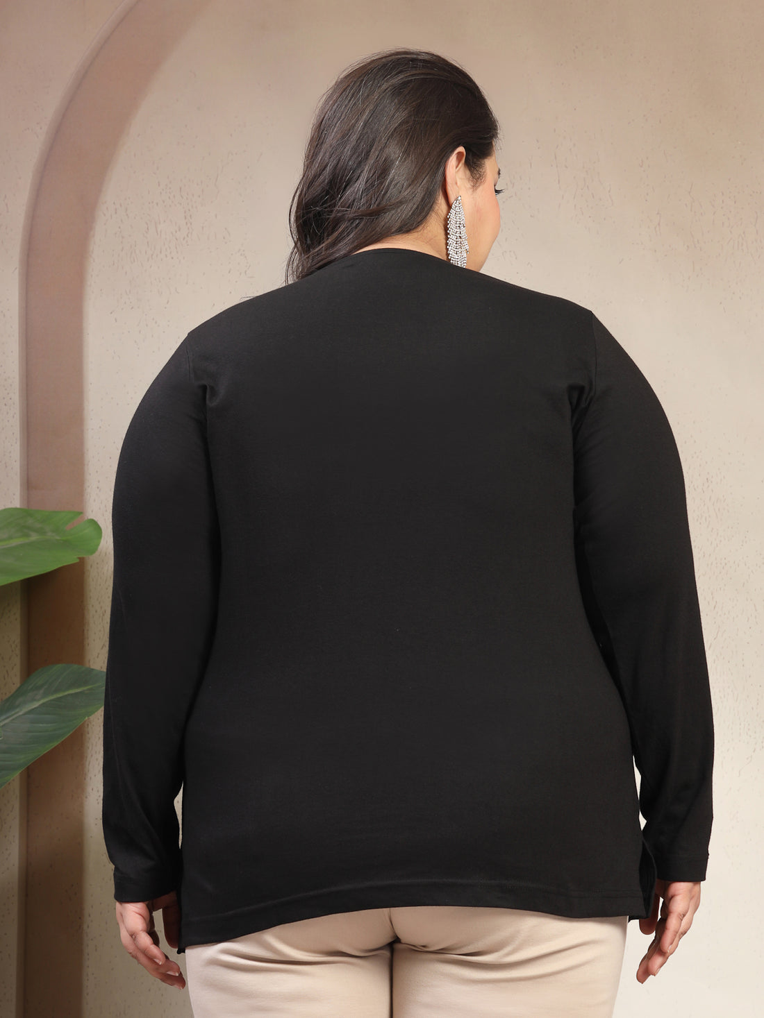 Plus Size Women Black Round Neck Cotton T-shirt