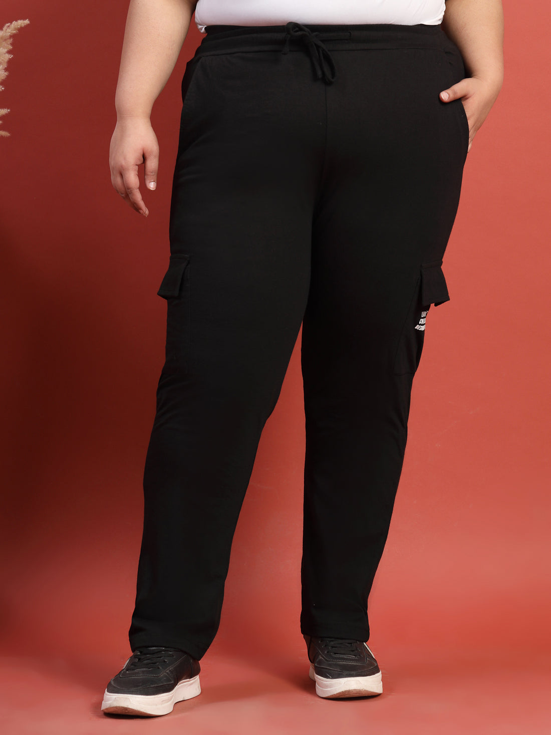 Plus Size Women Mid-Rise Cargo Track Pant
