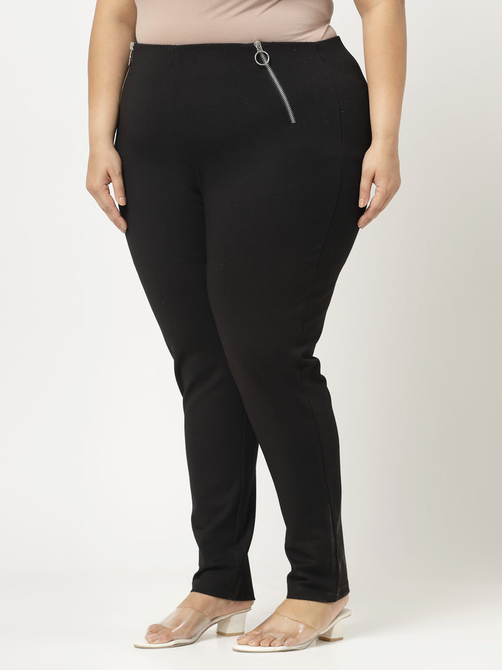 Women Solid Regular Fit Jeggings