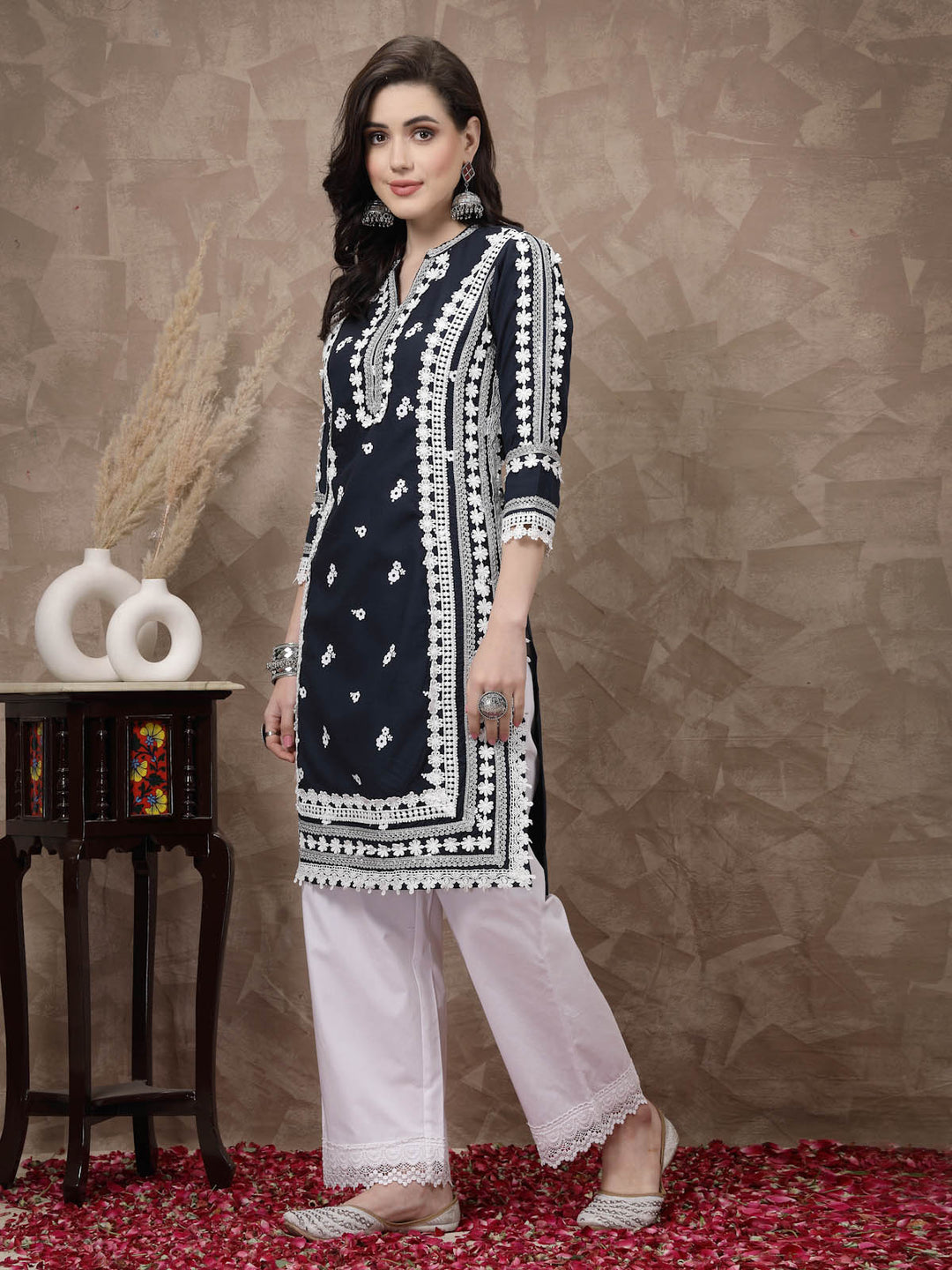 Navy Blue & White Ethnic Motifs Embroidered Thread Work Cotton Kurta