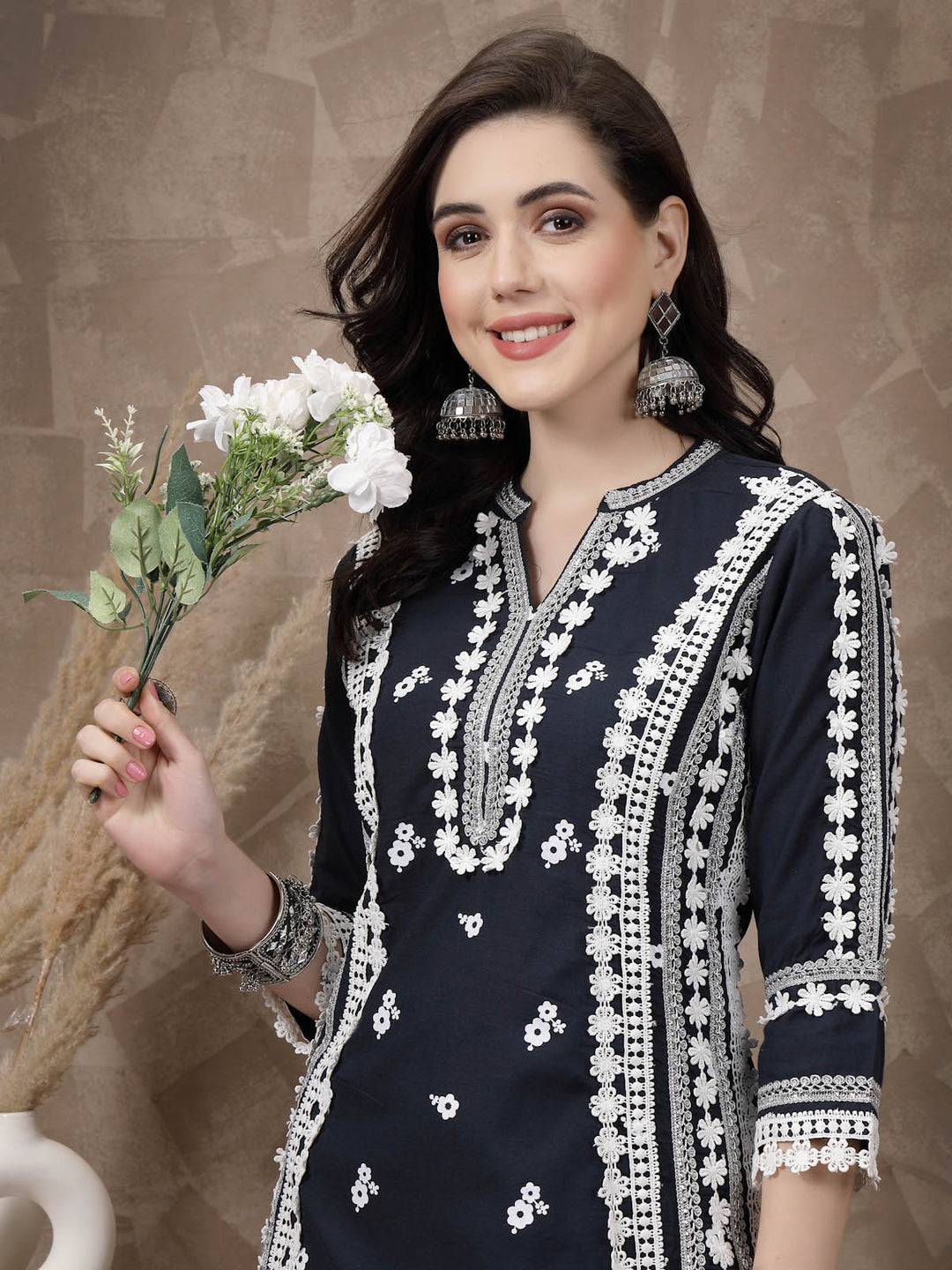 Navy Blue & White Ethnic Motifs Embroidered Thread Work Cotton Kurta