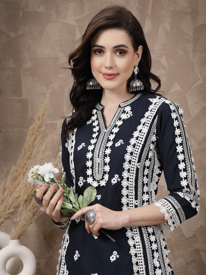 Navy Blue & White Ethnic Motifs Embroidered Thread Work Cotton Kurta