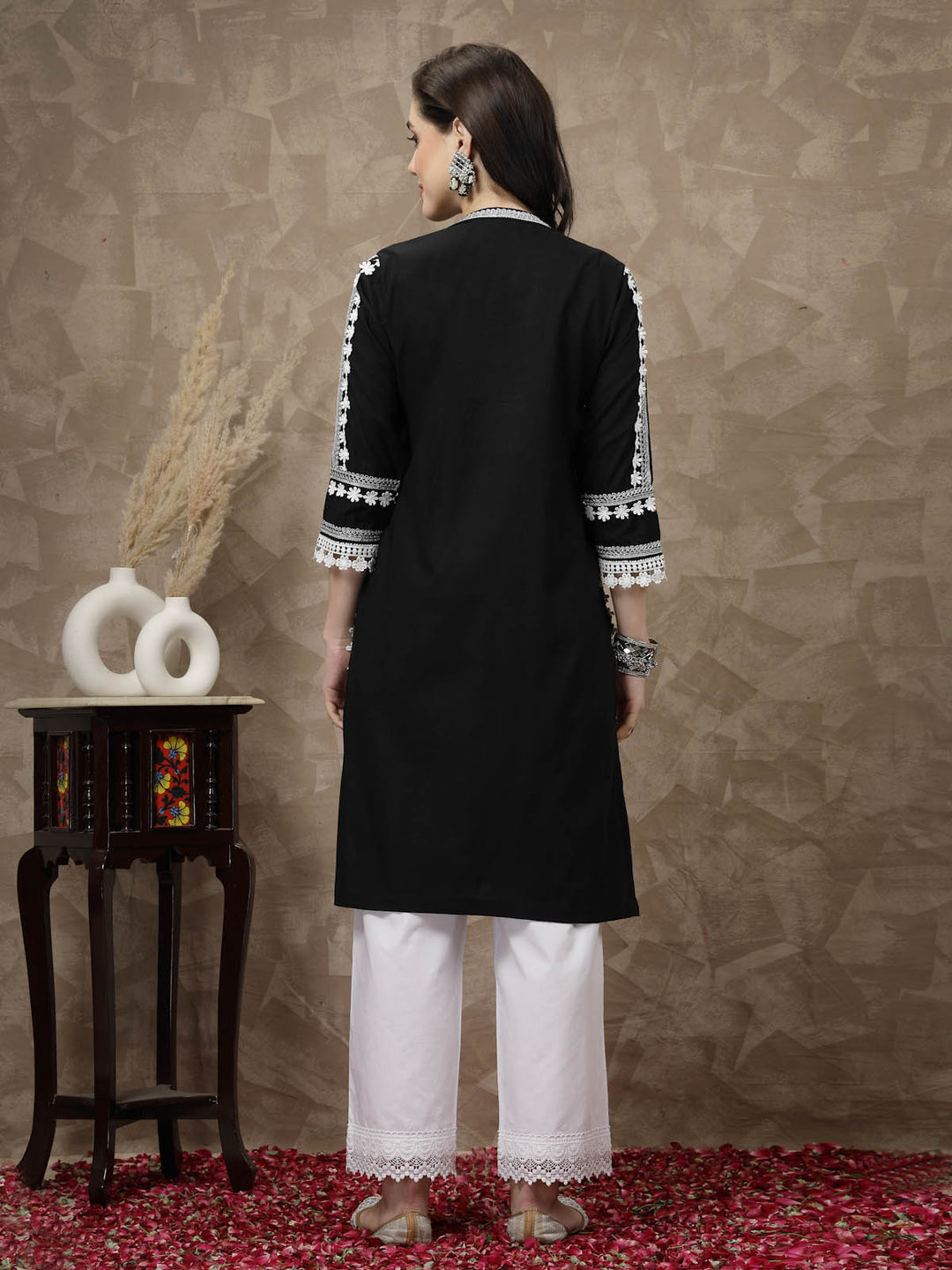 Black Floral Embroidered Thread Work Cotton Straight Kurta