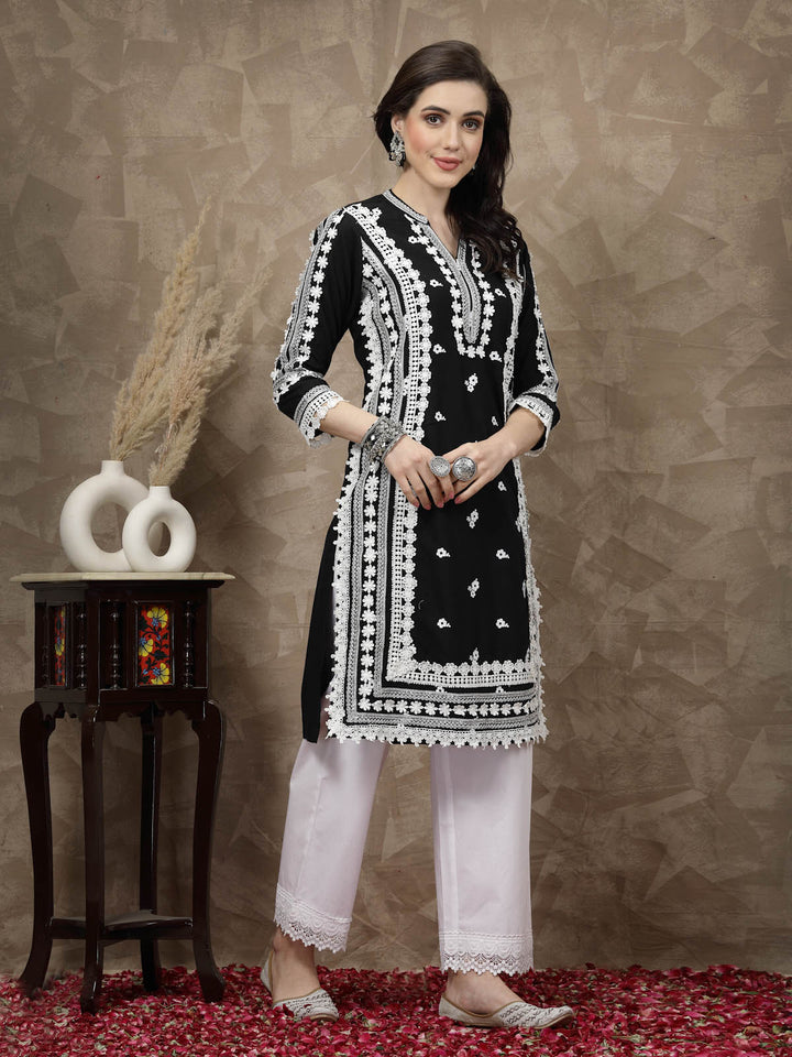 Black Floral Embroidered Thread Work Cotton Straight Kurta