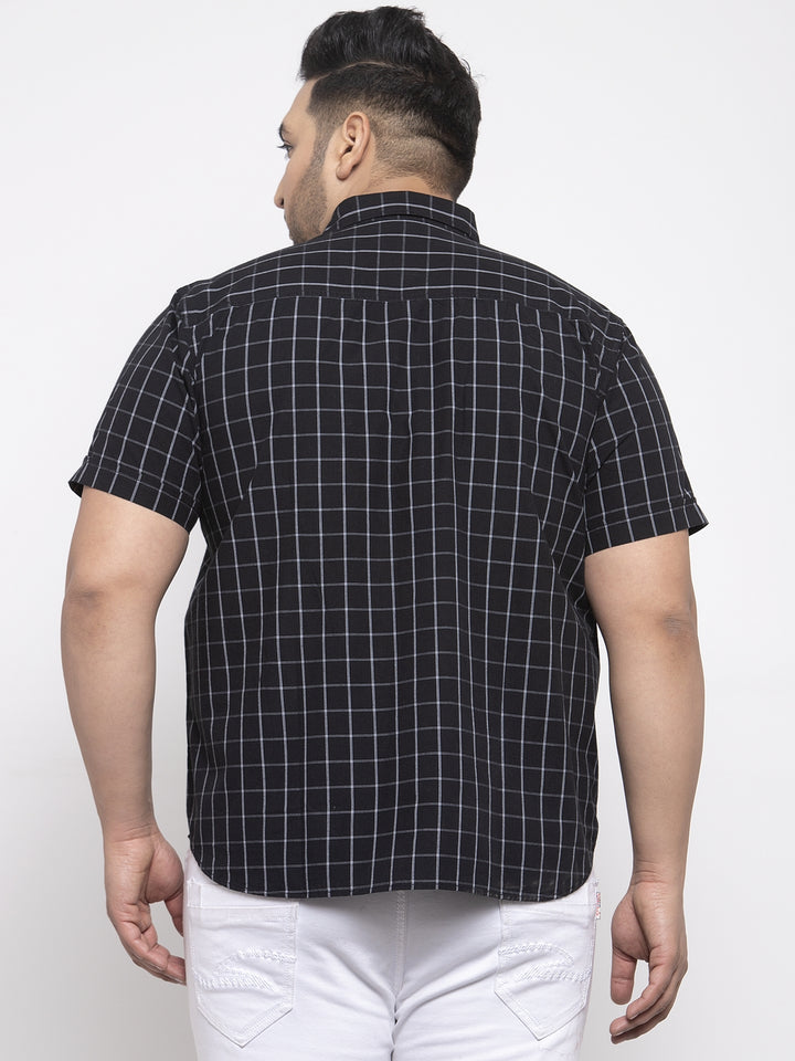 Men Black & White Regular Fit Checked Casual Shirt