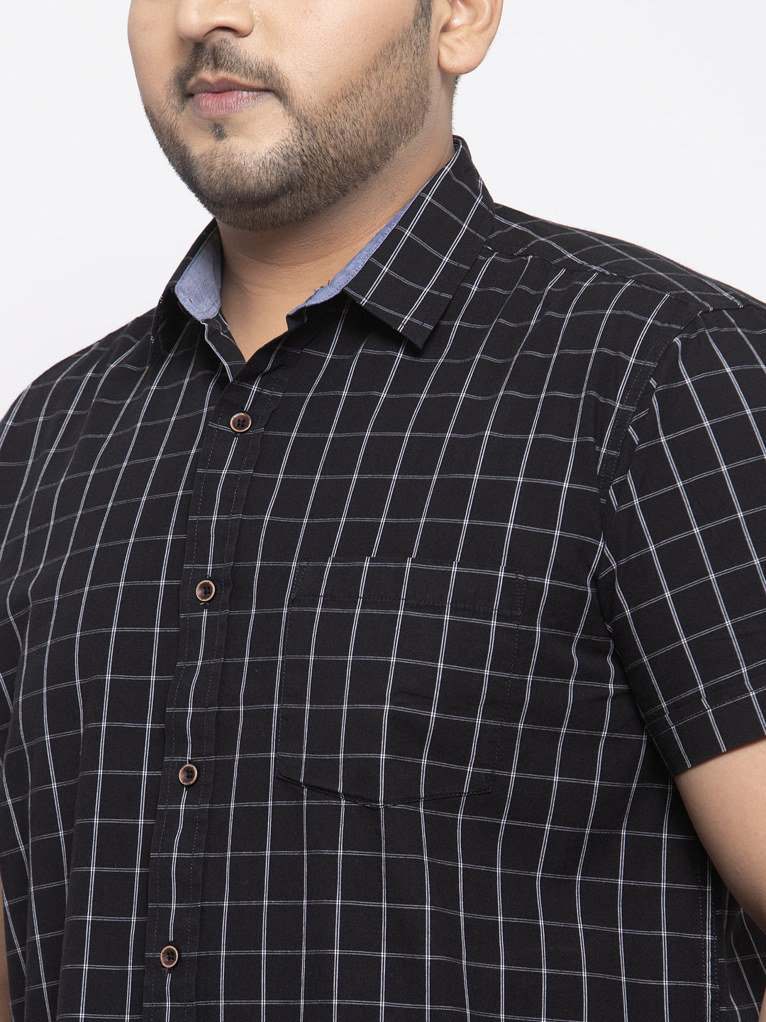 Men Black & White Regular Fit Checked Casual Shirt