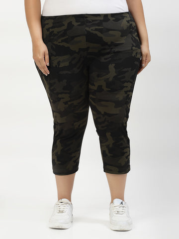 Women Black & Green Printed Capris