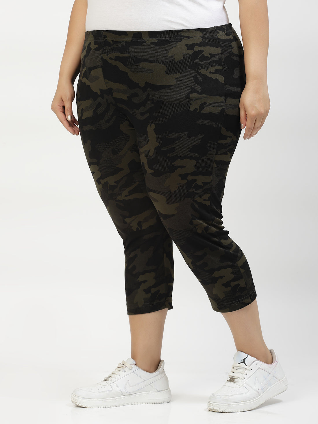 Women Black & Green Printed Capris