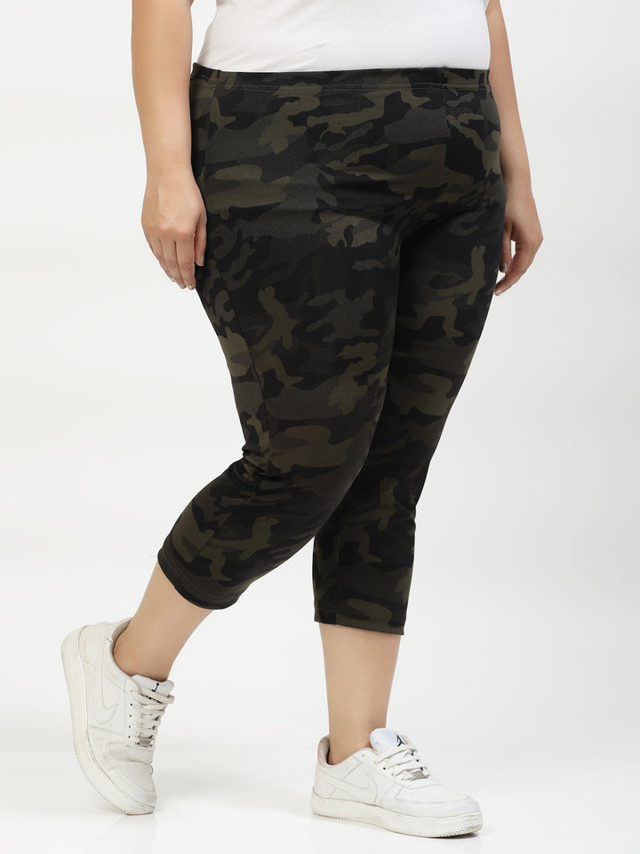 Women Black & Green Printed Capris