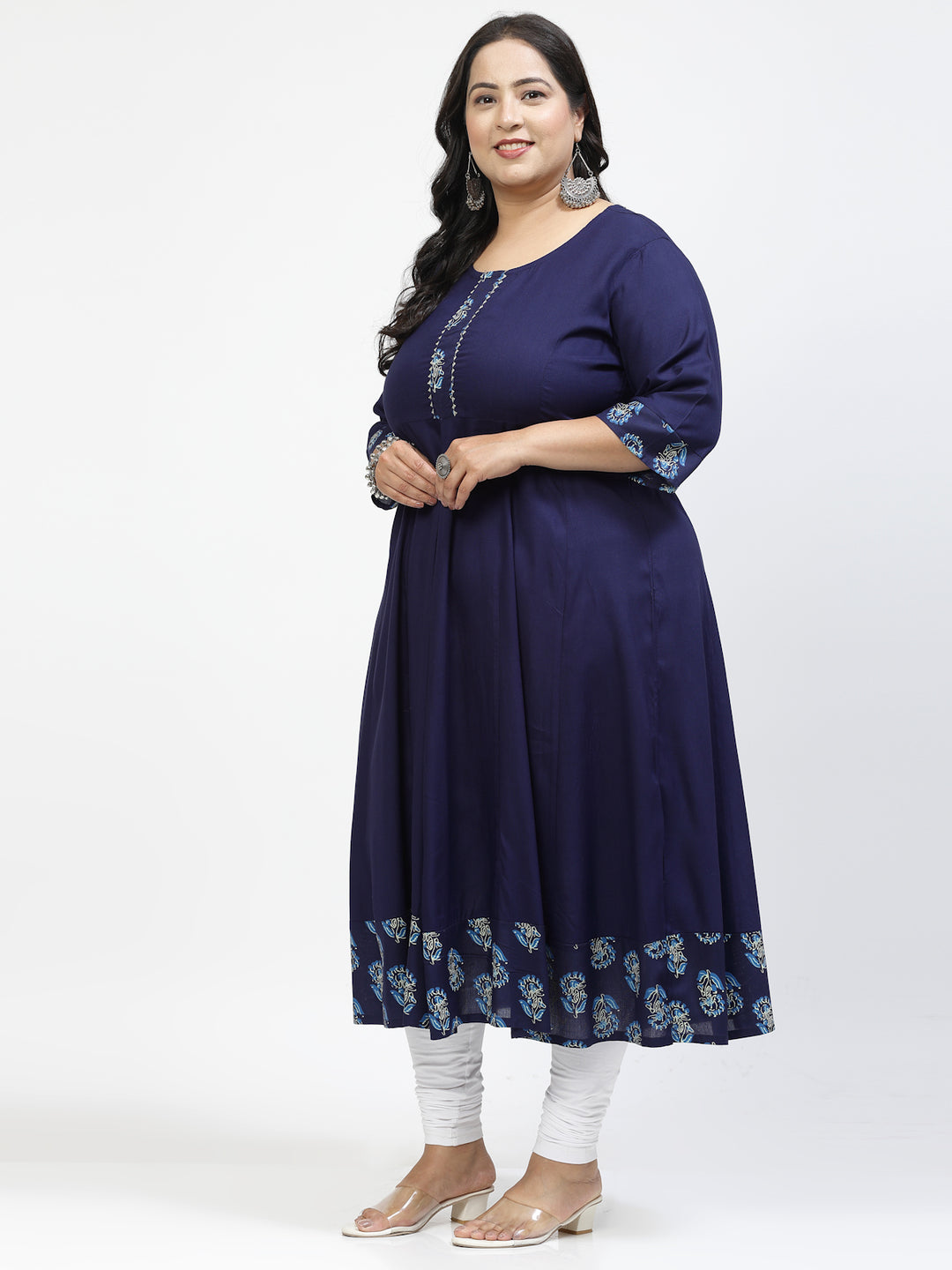 Women Yoke Design Thread Work Anarkali Kurta