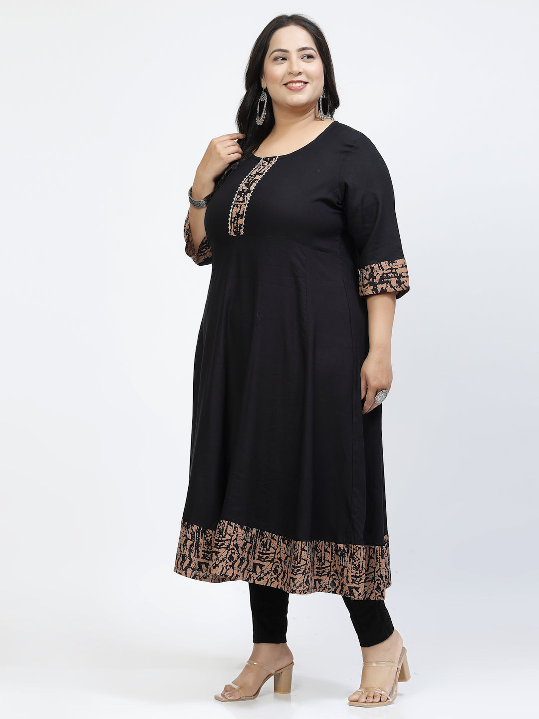 Women Thread Work Anarkali Kurta