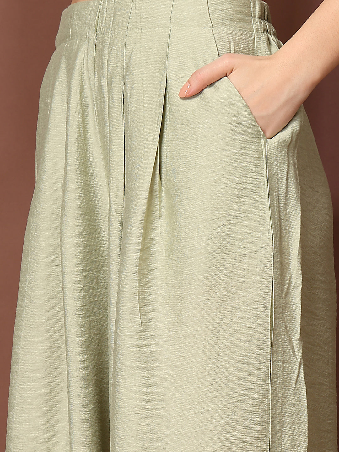 Women Loose Fit Pleated Trousers