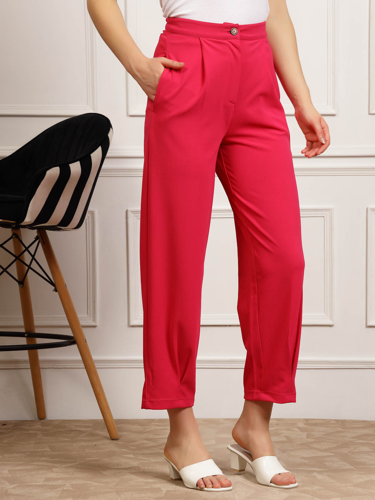 Women Pink Pleated Cropped Peg Trousers – pluss.in
