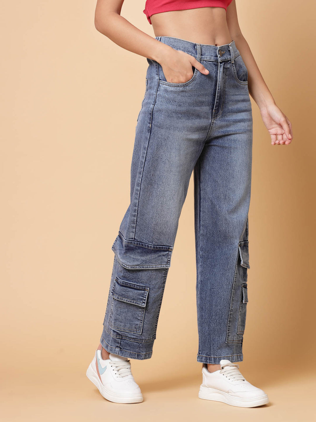 Women Blue Clean Look Mid-Rise Light Fade Cropped Cotton Jeans