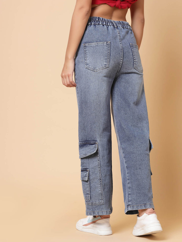 Women Blue Clean Look Mid-Rise Light Fade Cropped Cotton Jeans