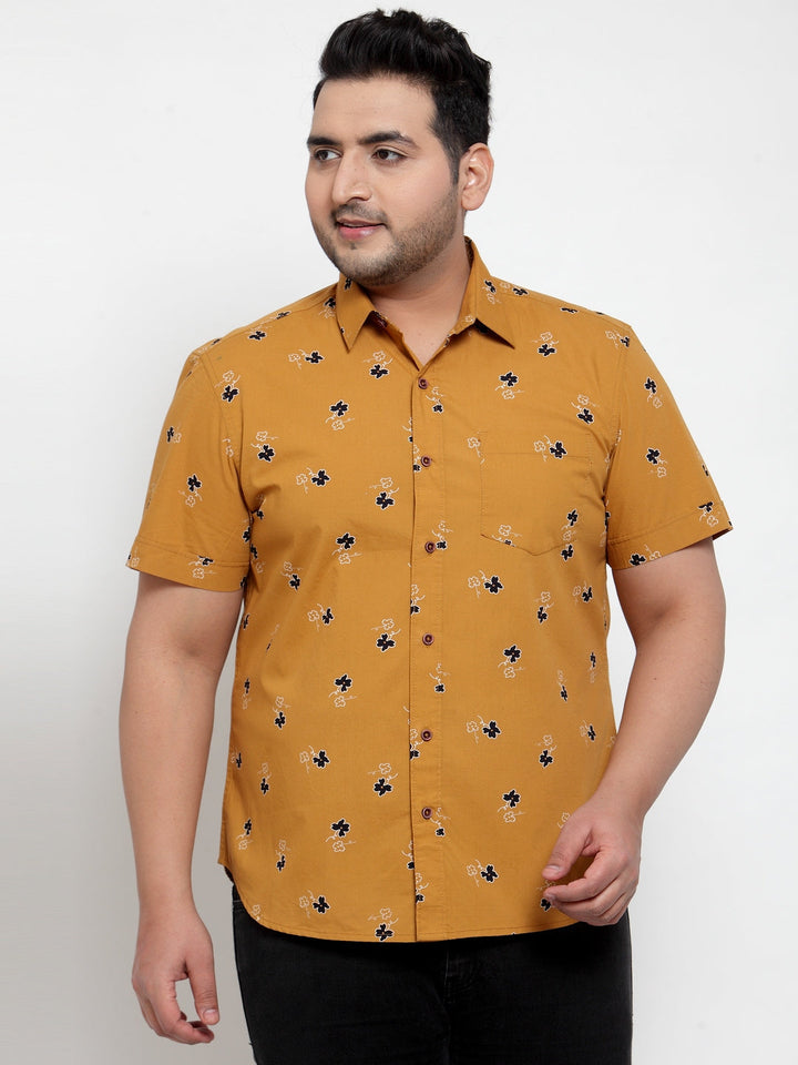 plusS Men Mustard Yellow  Black Regular Fit Printed Casual Shirt