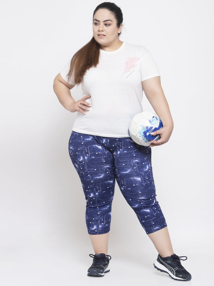 Women Blue & White Printed Regular Fit Capris