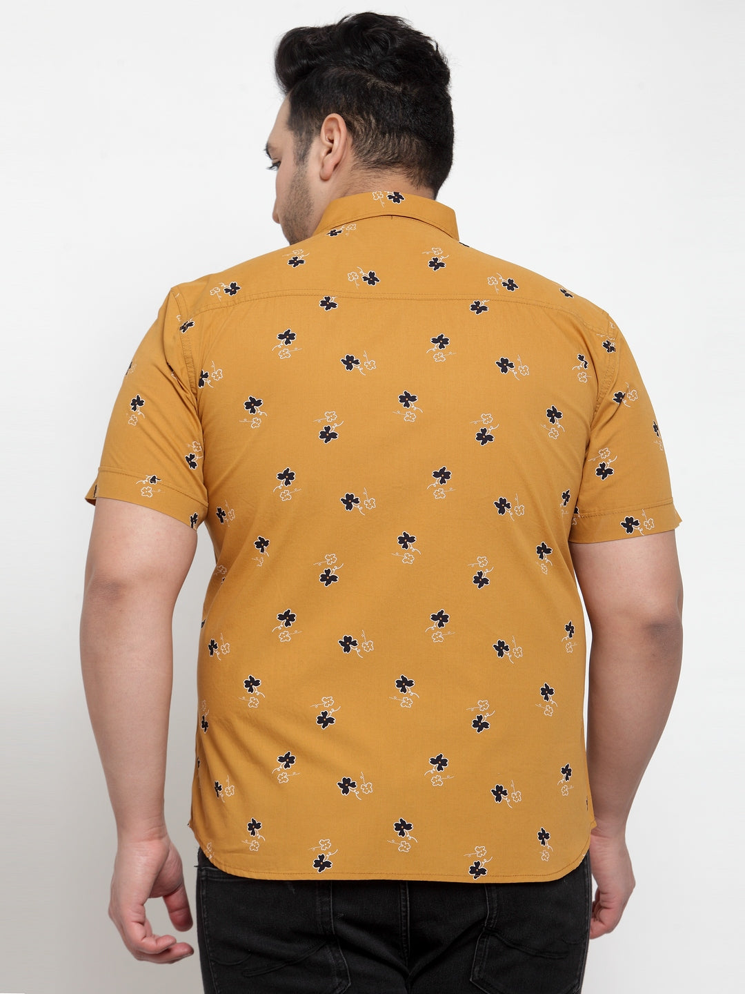 plusS Men Mustard Yellow  Black Regular Fit Printed Casual Shirt