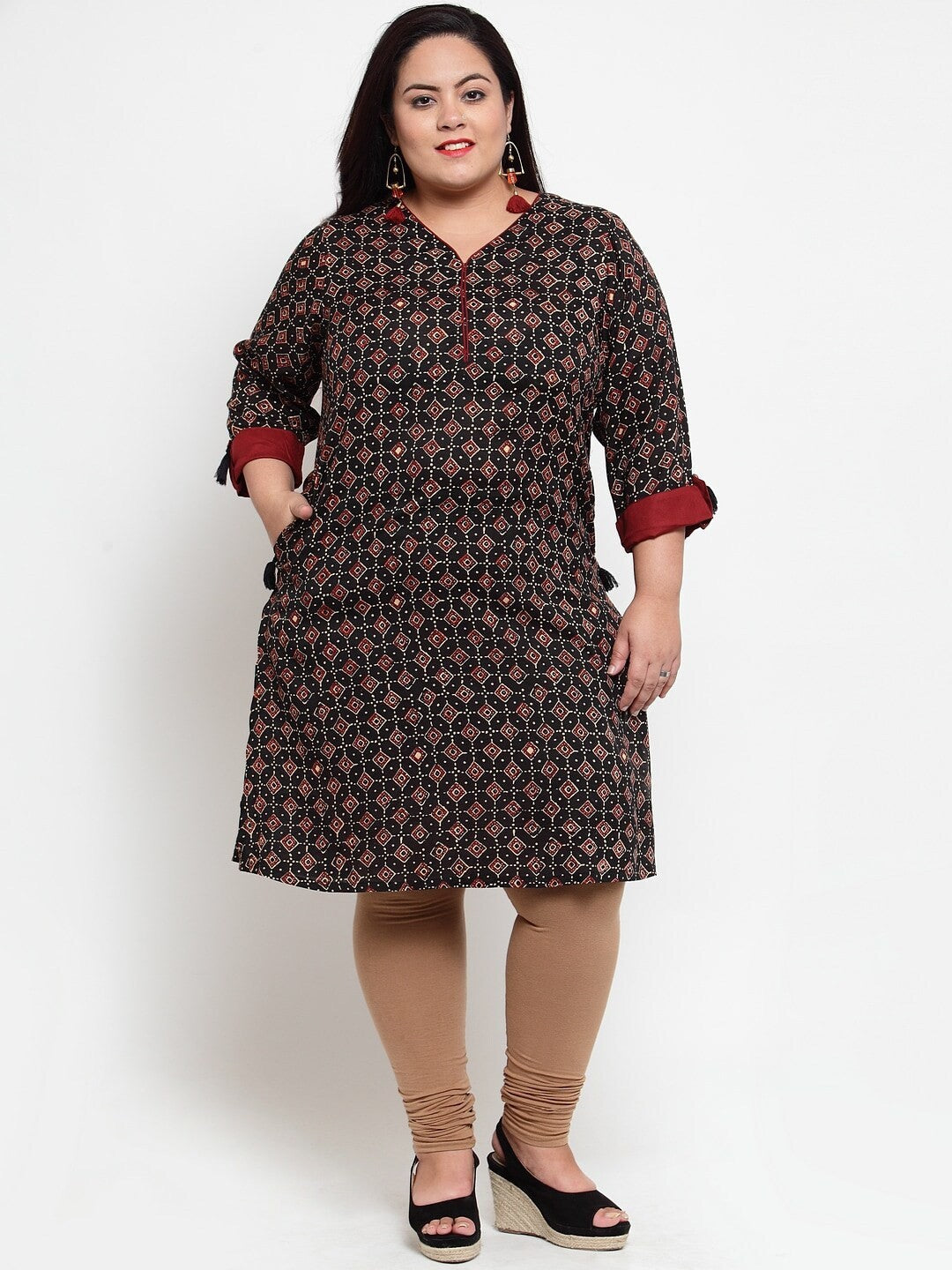 plusS Women Black  Red Geometric Printed Kurta